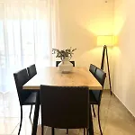 Art Vacation For 7 Guests In Center *