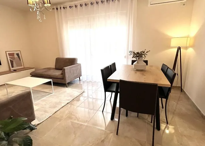 Art Vacation For 7 Guests In Center * Durres