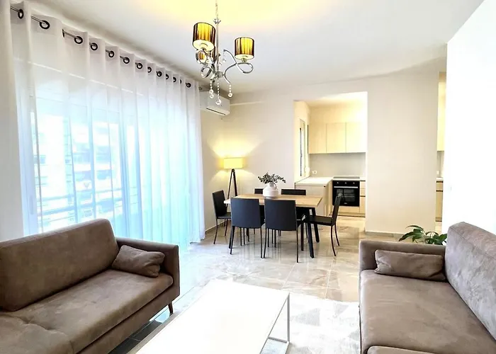 Art Vacation For 7 Guests In Center * Durres