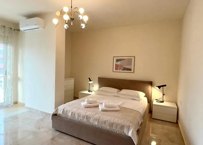Art Vacation For 7 Guests In Center * Durres