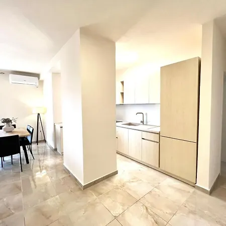 Apartmán Art Vacation For 7 Guests In Center *
