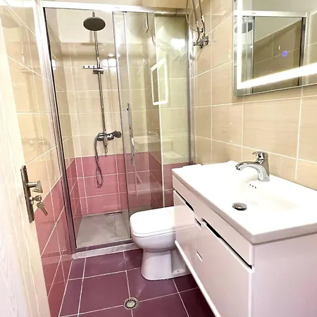Art Vacation For 7 Guests In Center Apartmán *