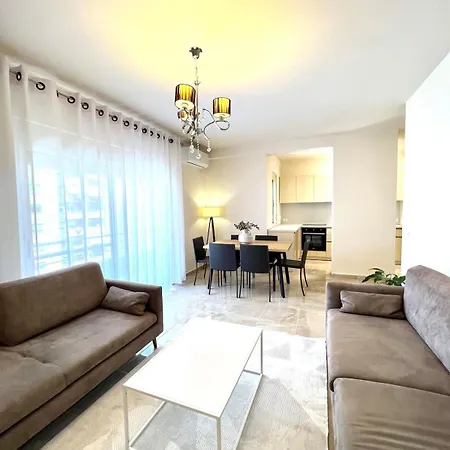 Art Vacation For 7 Guests In Center * Durrës