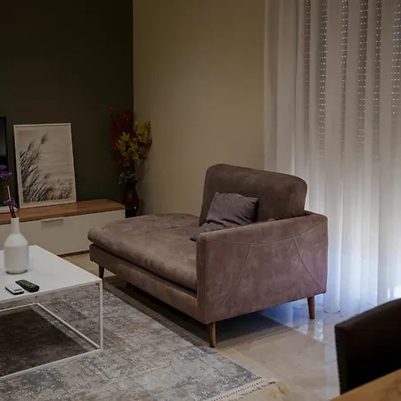 Appartement Art Vacation For 7 Guests In Center